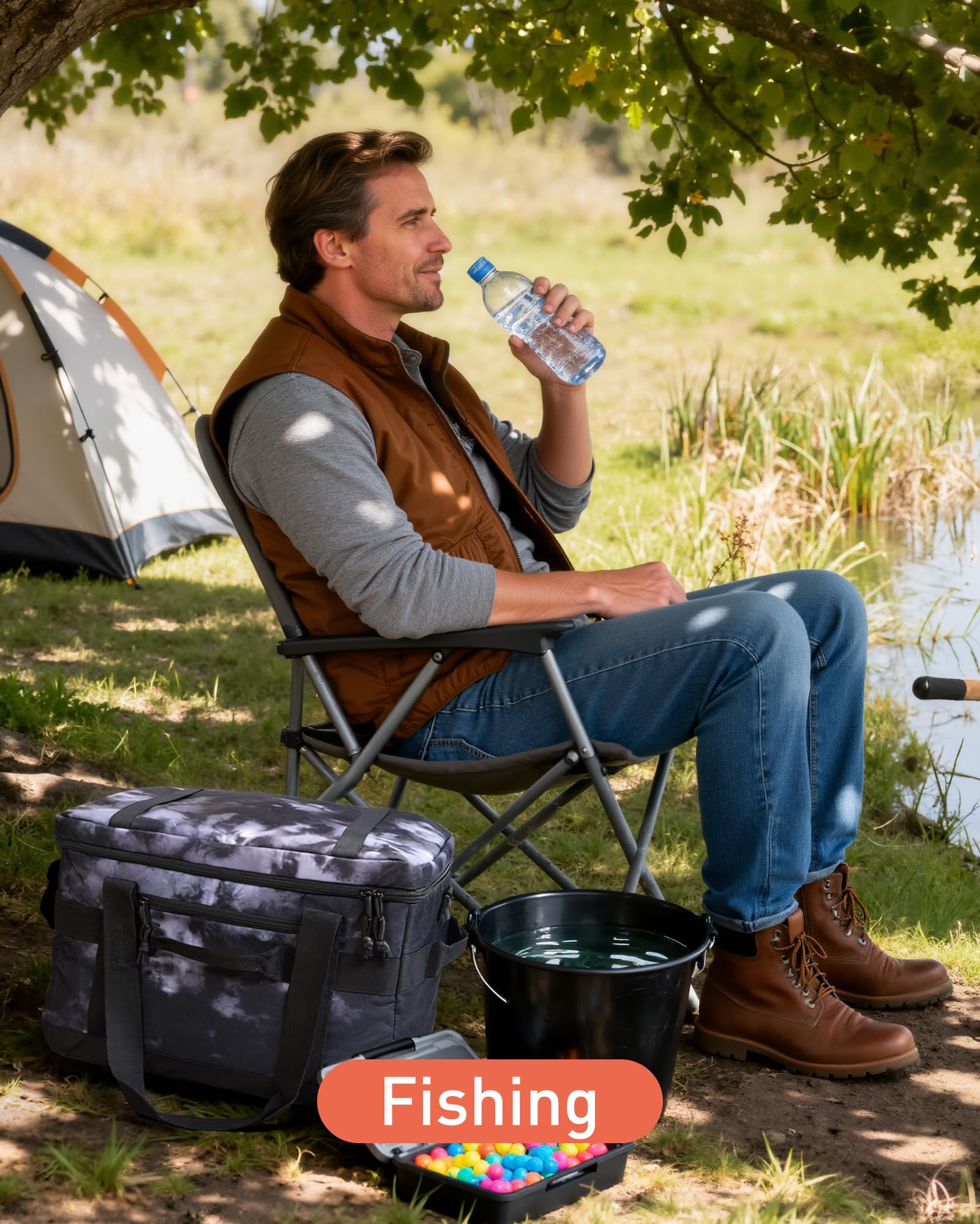 TOURIT cooler bag at the beach for picnics and travel use.