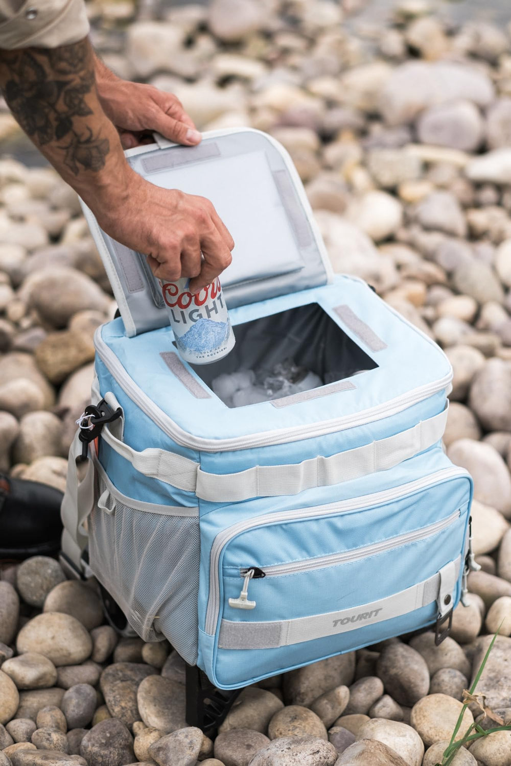 TOURIT Collapsible Lifestyle Beach Setup demonstrates roomy capacity for outings.