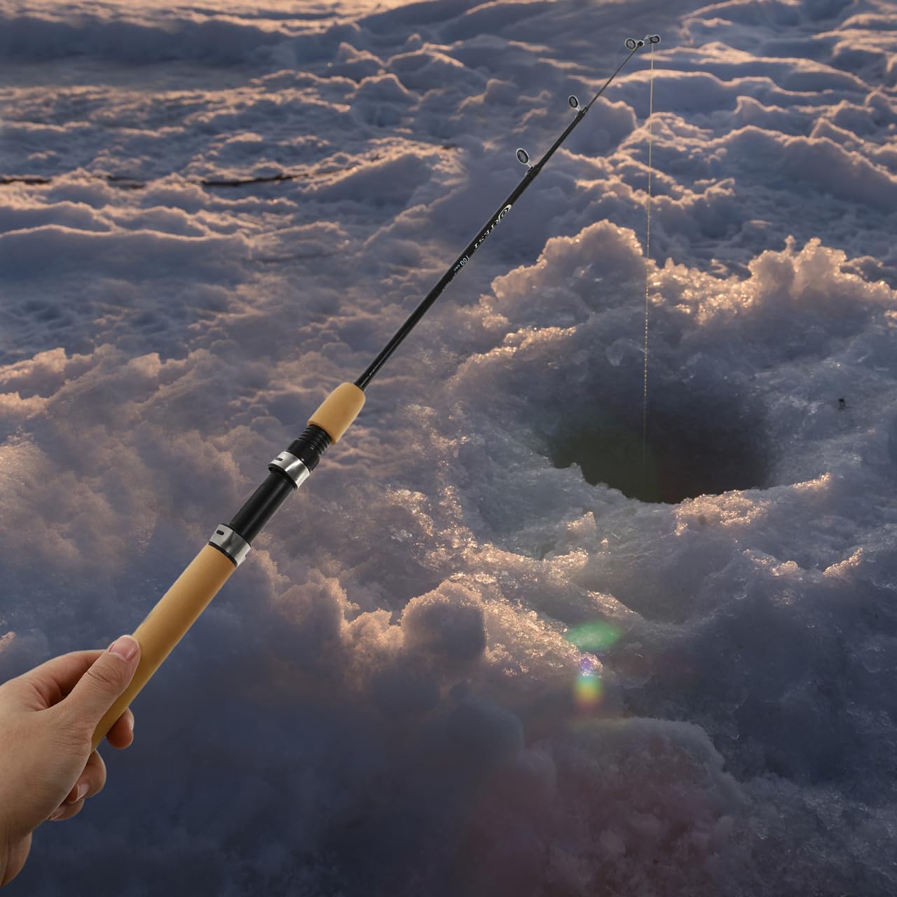 Toyvian carbon rod optimized for ice fishing and cold-weather outings.