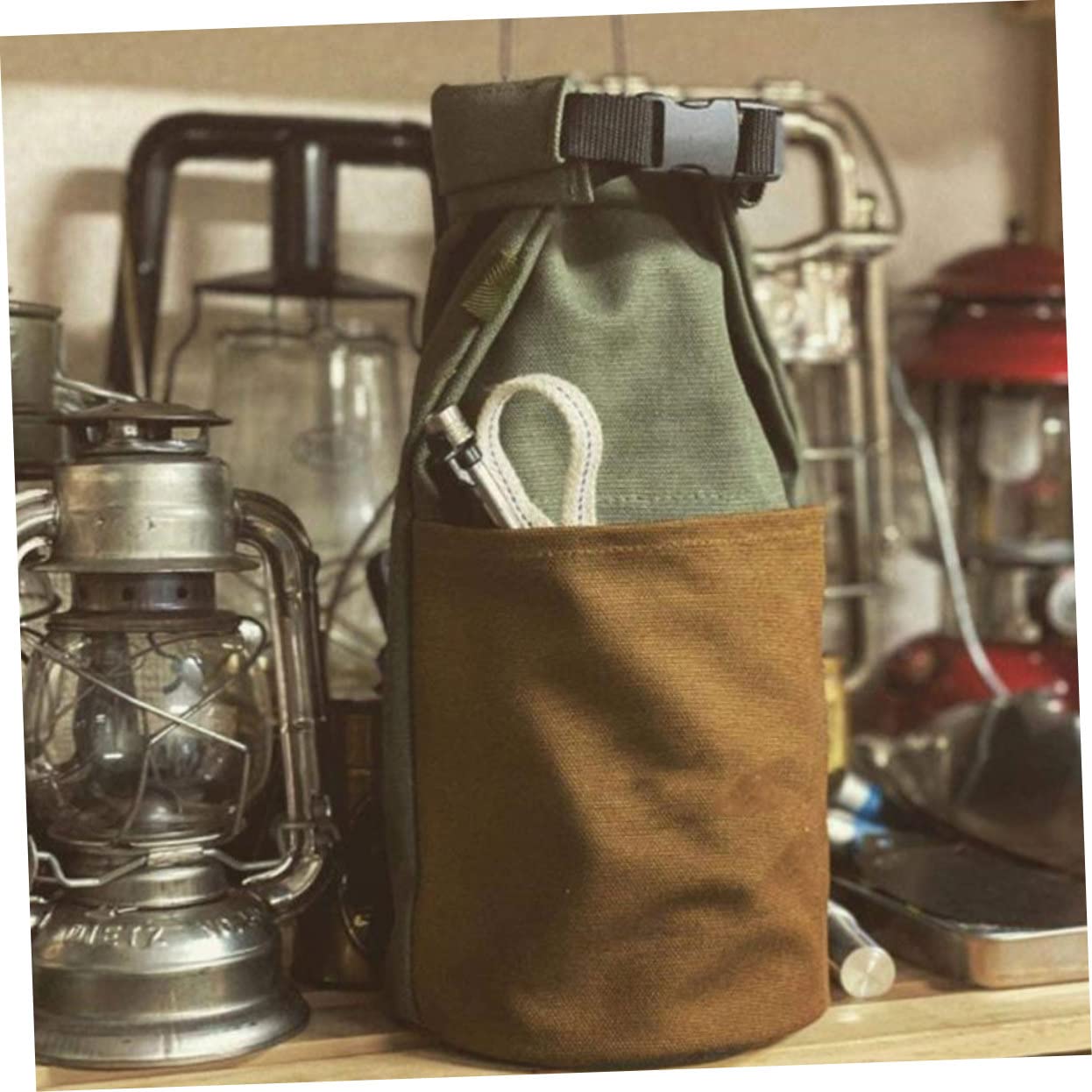 Toyvian lightweight slim-profile lamp bag for easy packing