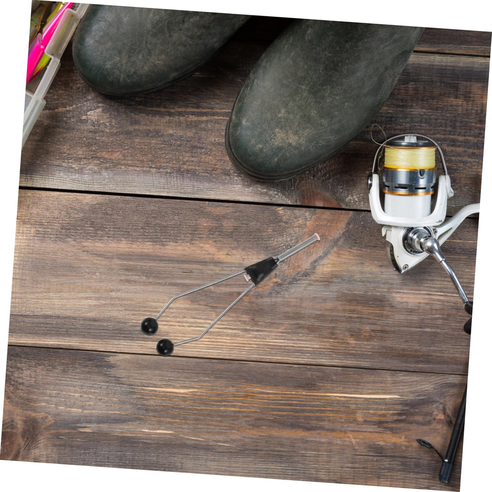 Toyvian spool cradle offers portable storage for on-the-go anglers.