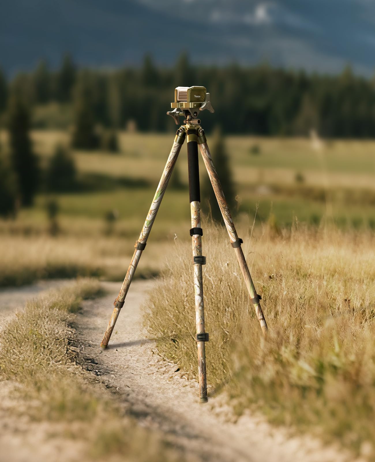 Trakiom clamping tripod rest compact packaging for easy field transport