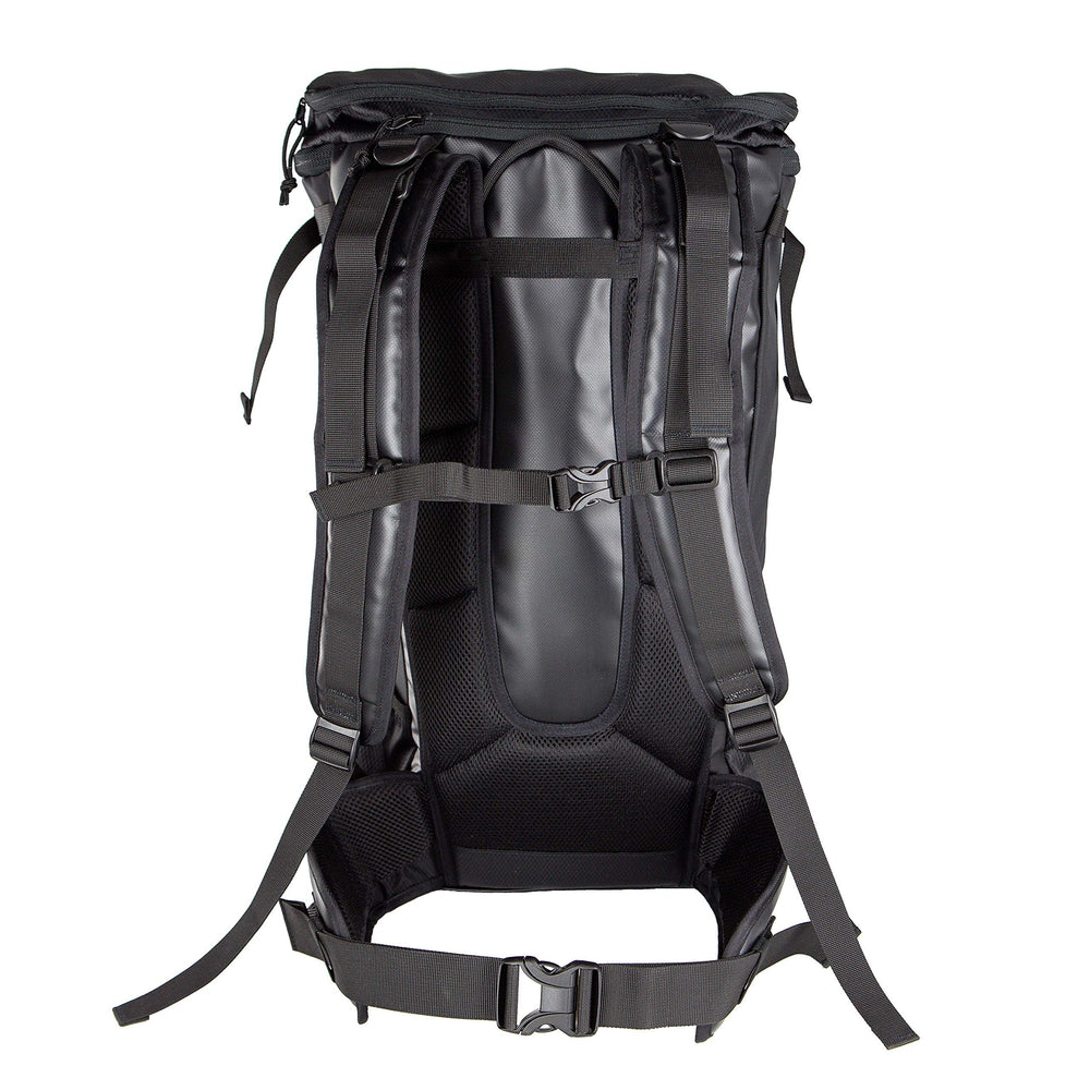 TRANGO Crag Pack 2.0 quick-access pockets for maps, chalk and essentials.