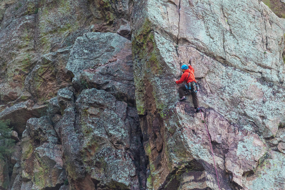 Trango Halo magnetic buckle enables easy transitions with gloves.