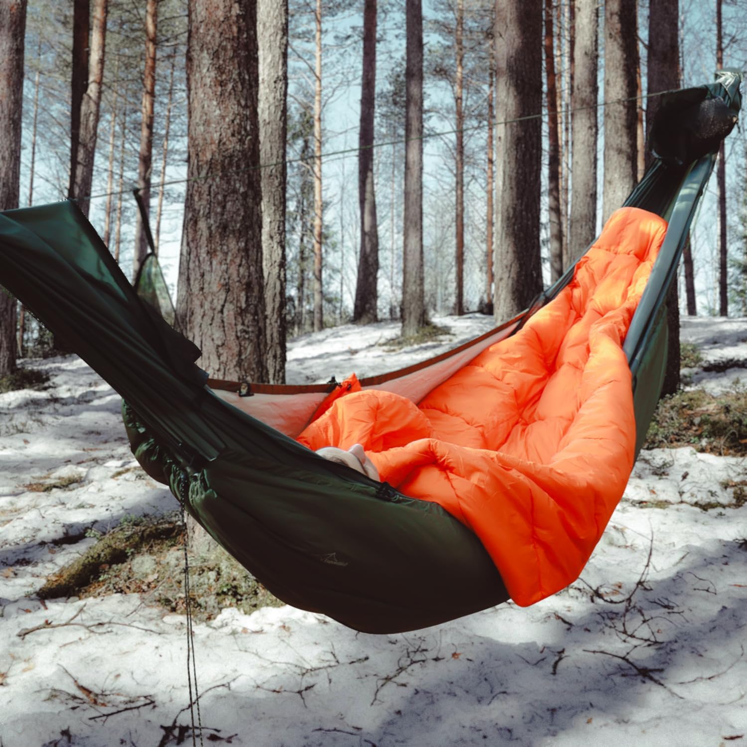 Travel Bird top quilt zipper-free design close-up protecting hammock fabric