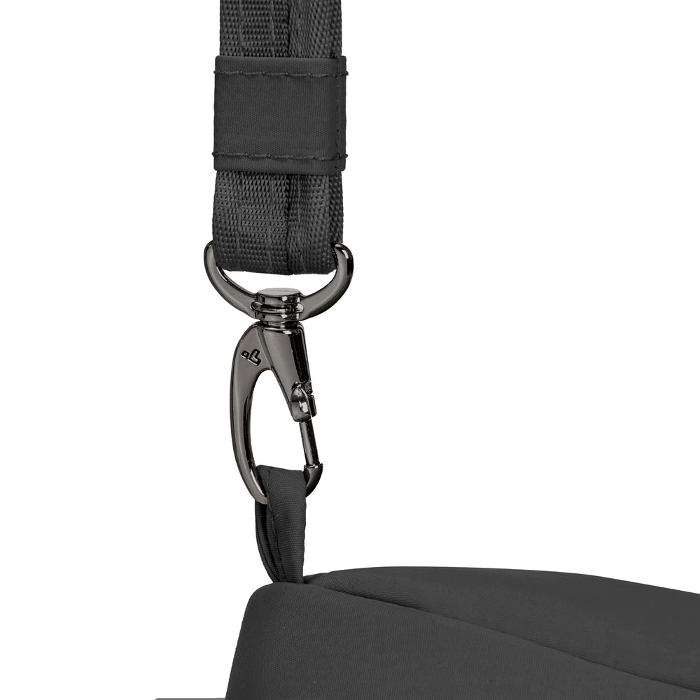Travelon Roam water bottle pocket for convenient hydration