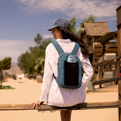 Travelon Voyages XL water bottle pocket highlighting easy hydration