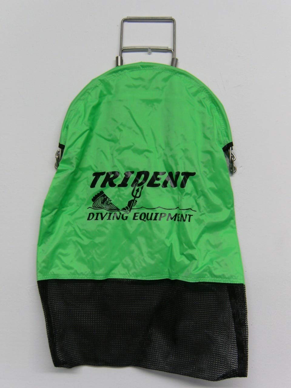 Trident bag showing D-ring for secure attachment during hauling