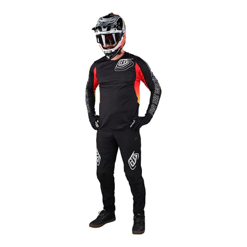 Troy Lee Designs Sprint Pant knee panel detail improves abrasion resistance on trails.