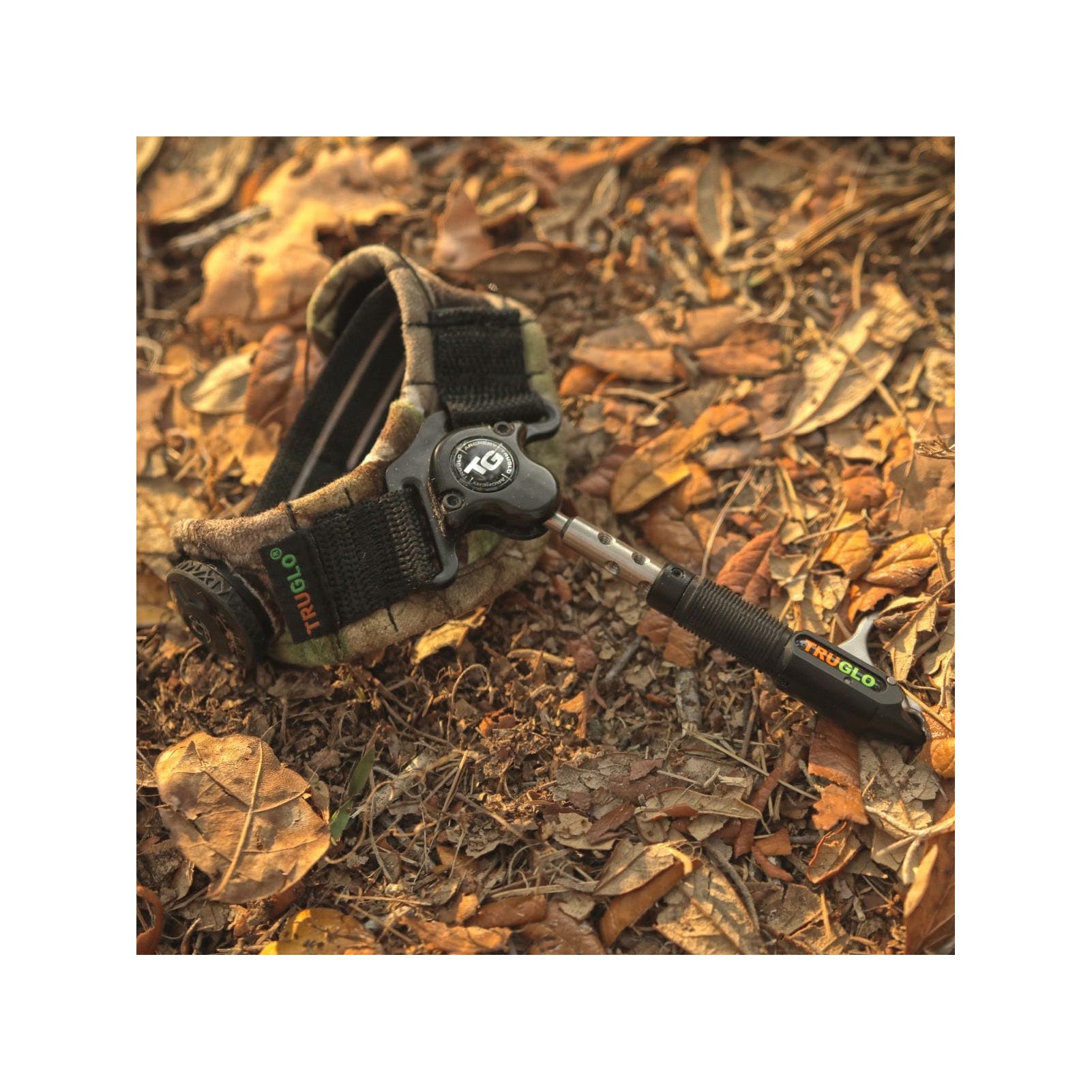 TRUGLO Nitrus 360-degree rotating head reduces string torque for smoother shots.