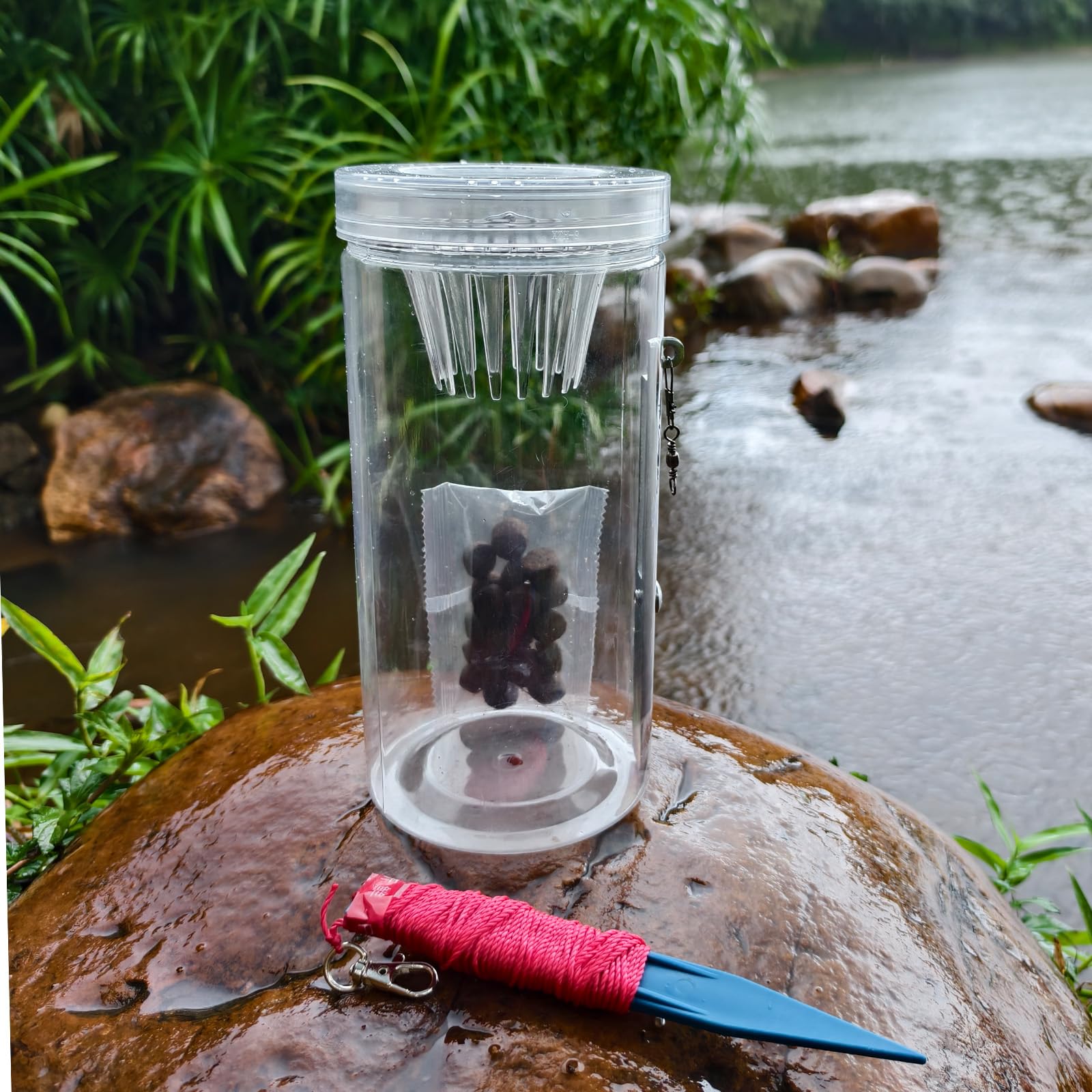 Trungeton medium-sized portable fish trap, front view