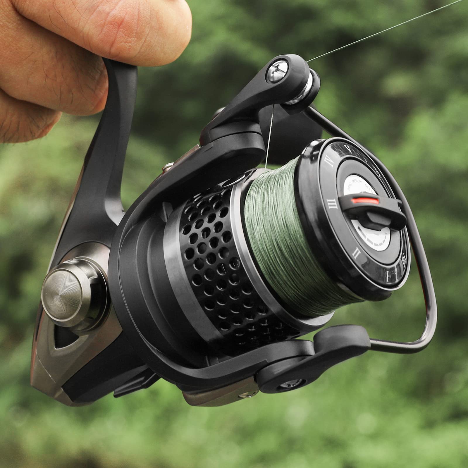 Usage scenarios for TRUSCEND 1500 spinning reel: ocean, lake, and river fishing