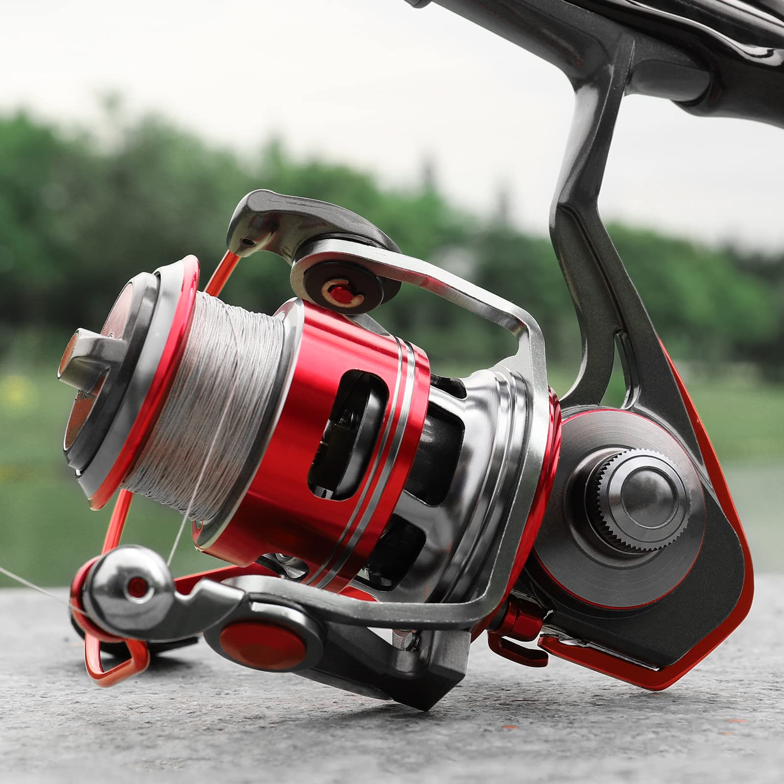 TRUSCEND 3000 spinning reel cnc-machined handle enables left or right-handed use