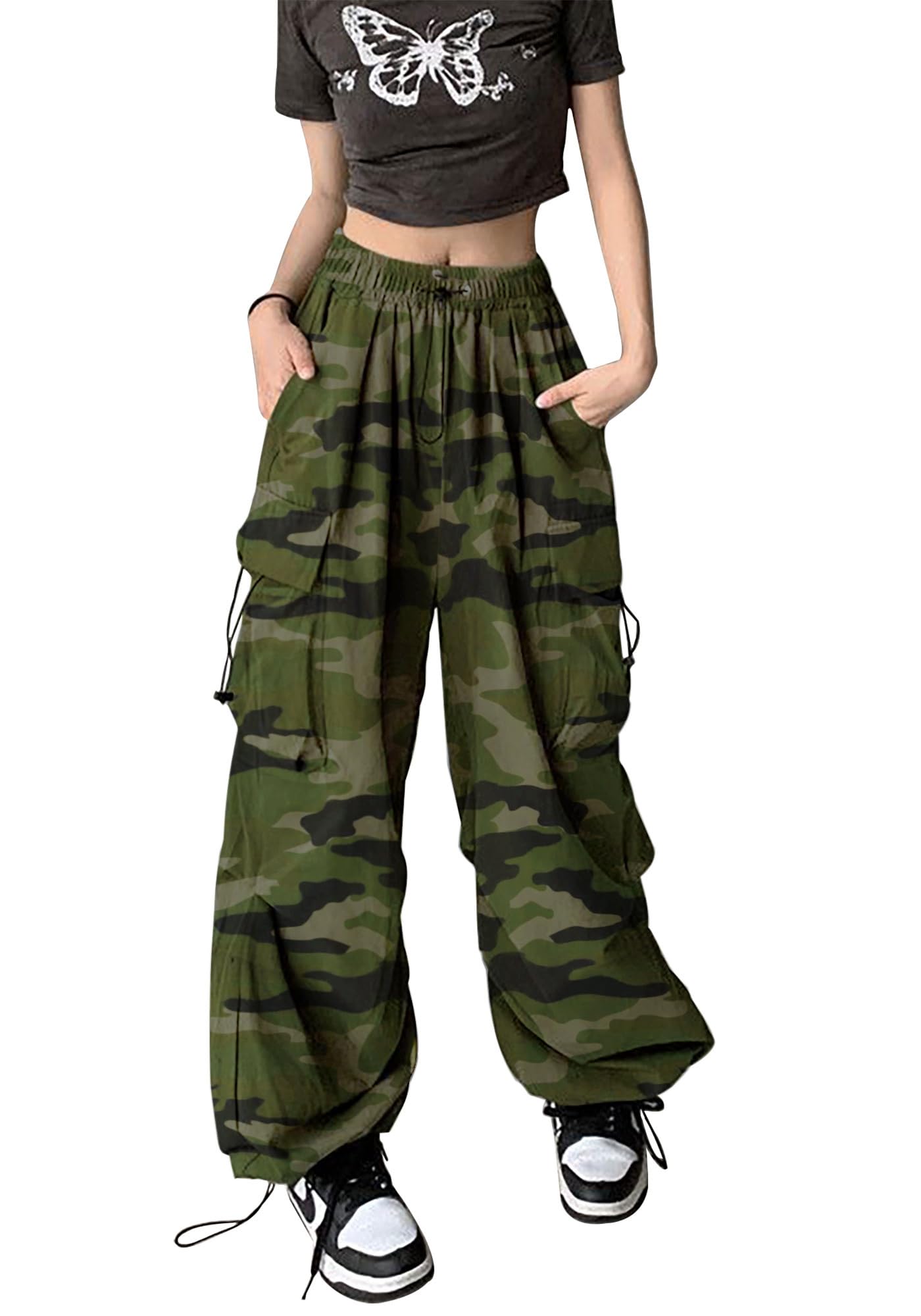 TSMNZMU women's baggy cargo pants showing front pockets for casual everyday use