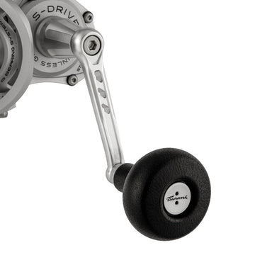 TSUNAMI Saltx II sealed bearings close‑up highlighting corrosion resistance in saltwater.