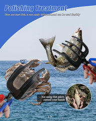 Close-up of the two-claw fish gripper