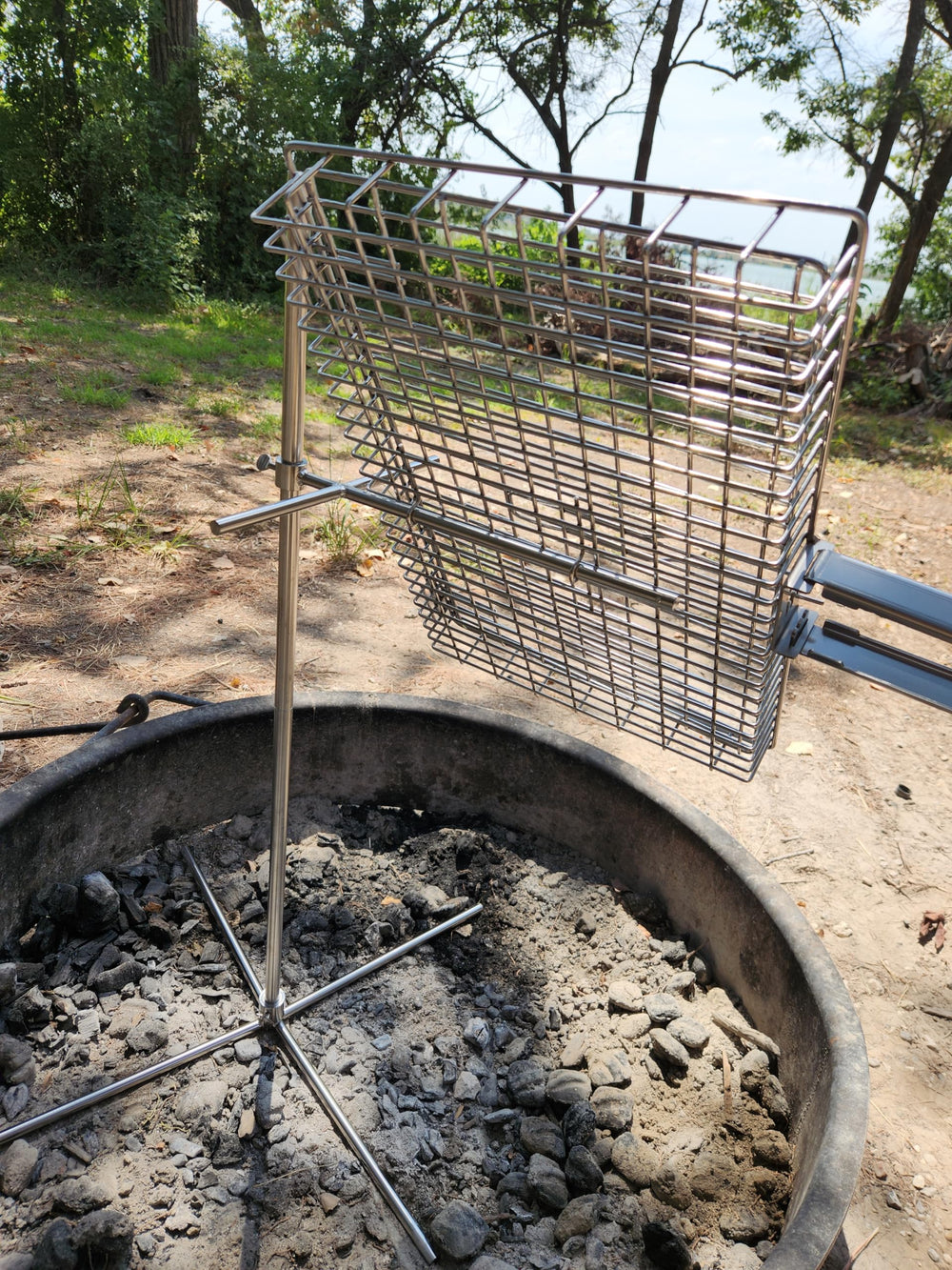 Tyrux compactible flipping grill collapsed for easy transport