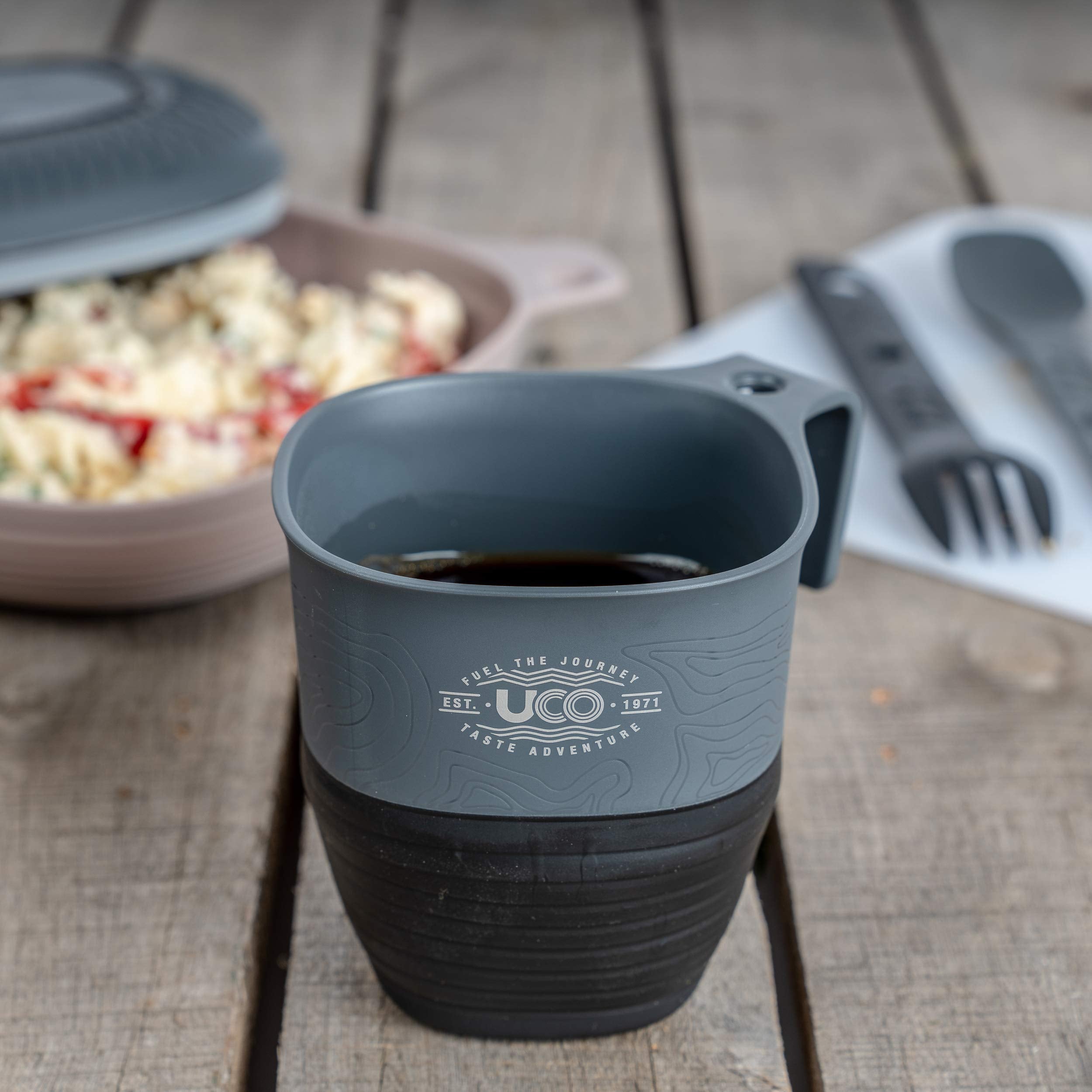UCO rubberized grip bottom prevents slipping during meals