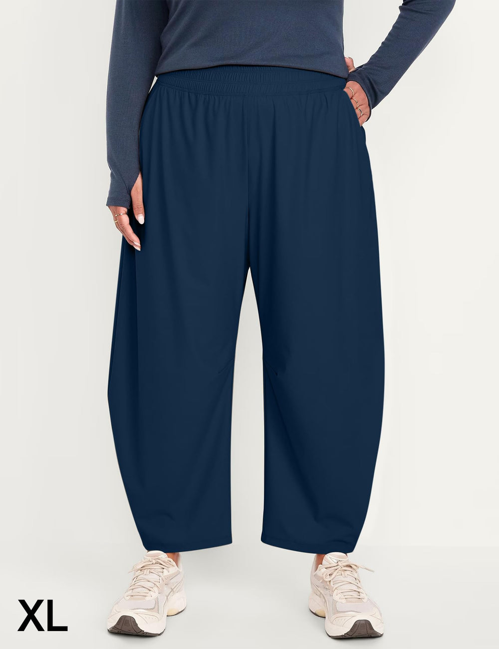 Ugerlov barrel ankle pants blue pockets layout demonstrates convenient storage during hikes.