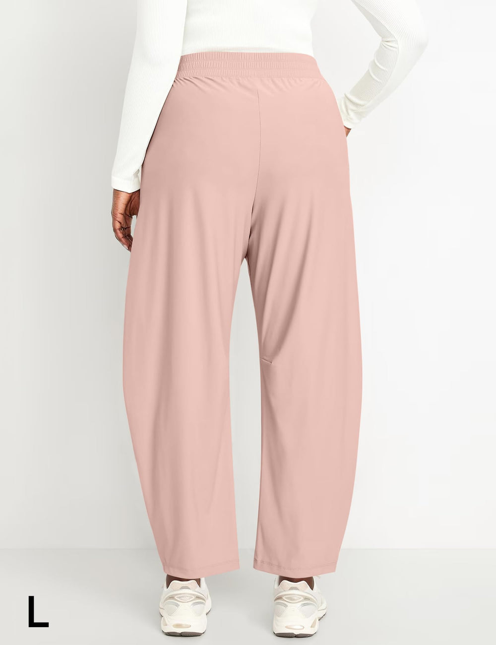 Ugerlov hiking pants pocket closeup highlights practical two-pocket design