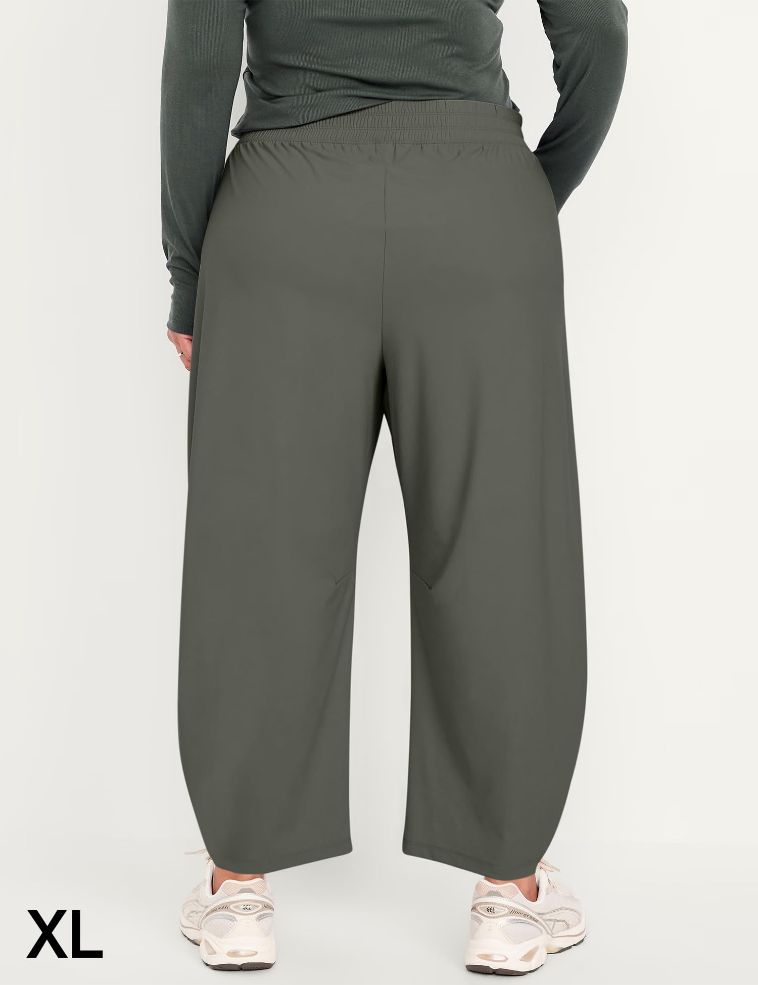 Ugerlov barrel ankle pants with pockets for secure storage during activities.