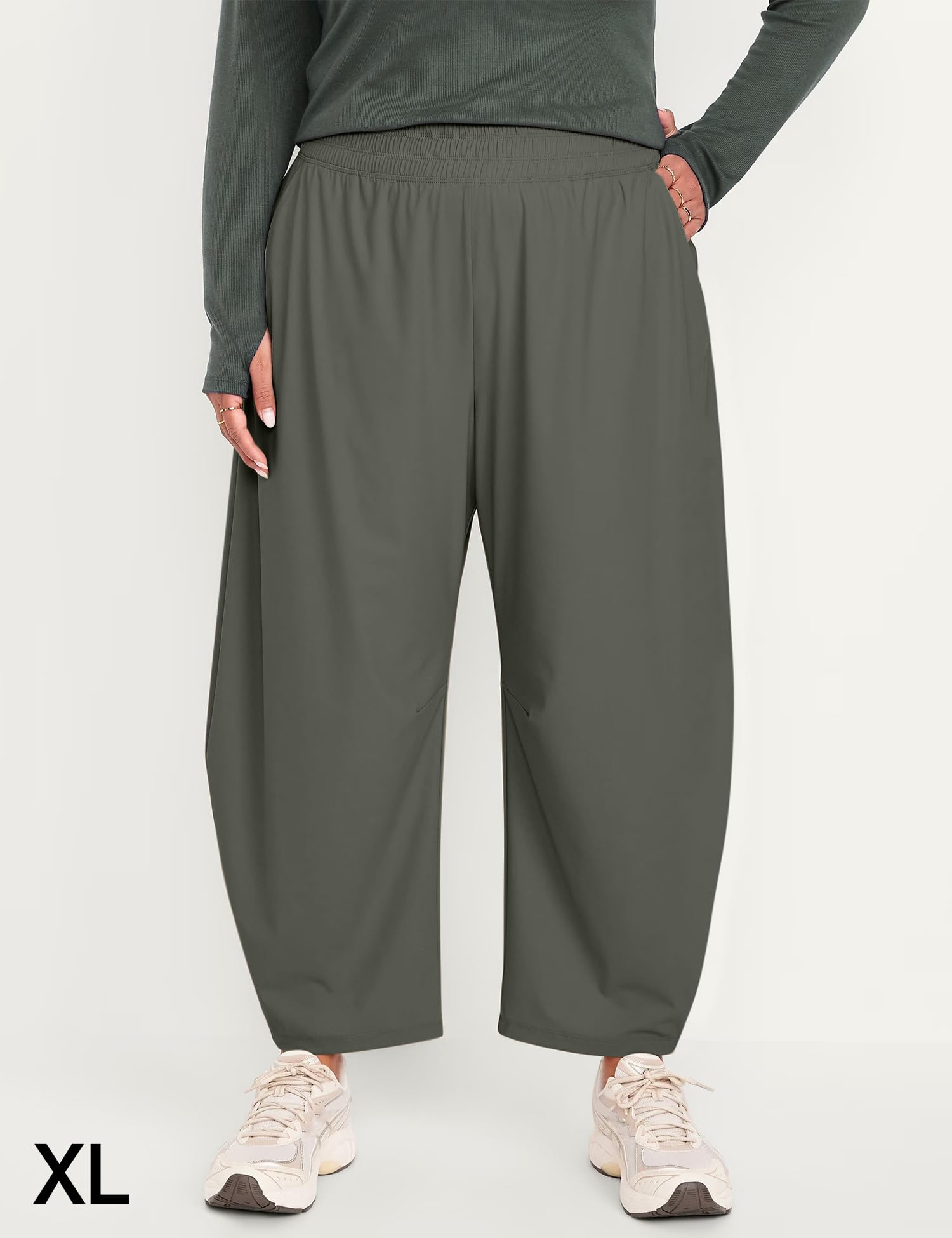 Ugerlov fabric close-up reveals four-way stretch and skin-friendly texture.