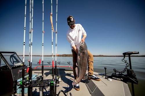 Ugly Stik Shakespeare 7’ Catfish Spinning Rod clear tip visibility enhances bite detection.