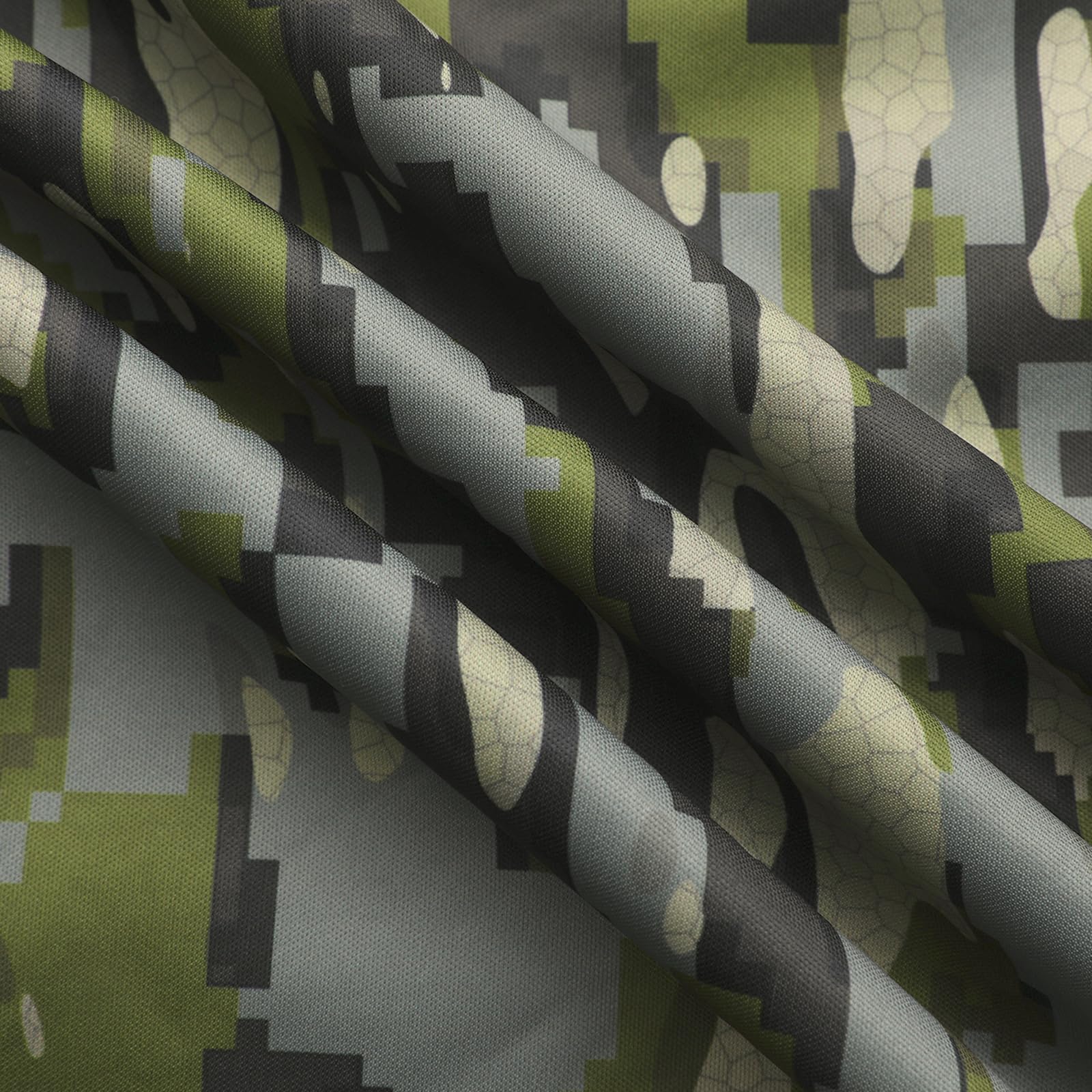 UIIHUNT durable, silent hunting suit designed for versatility across seasons.
