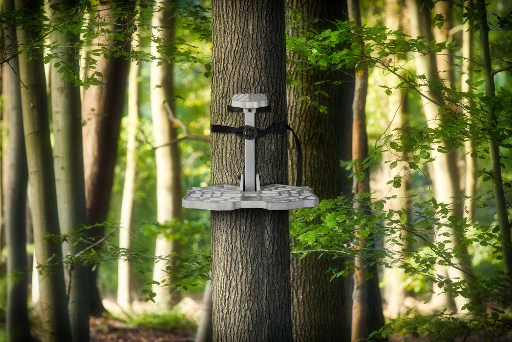 UIIHUNT stealth mobility setup enables silent adjustments in the timber.