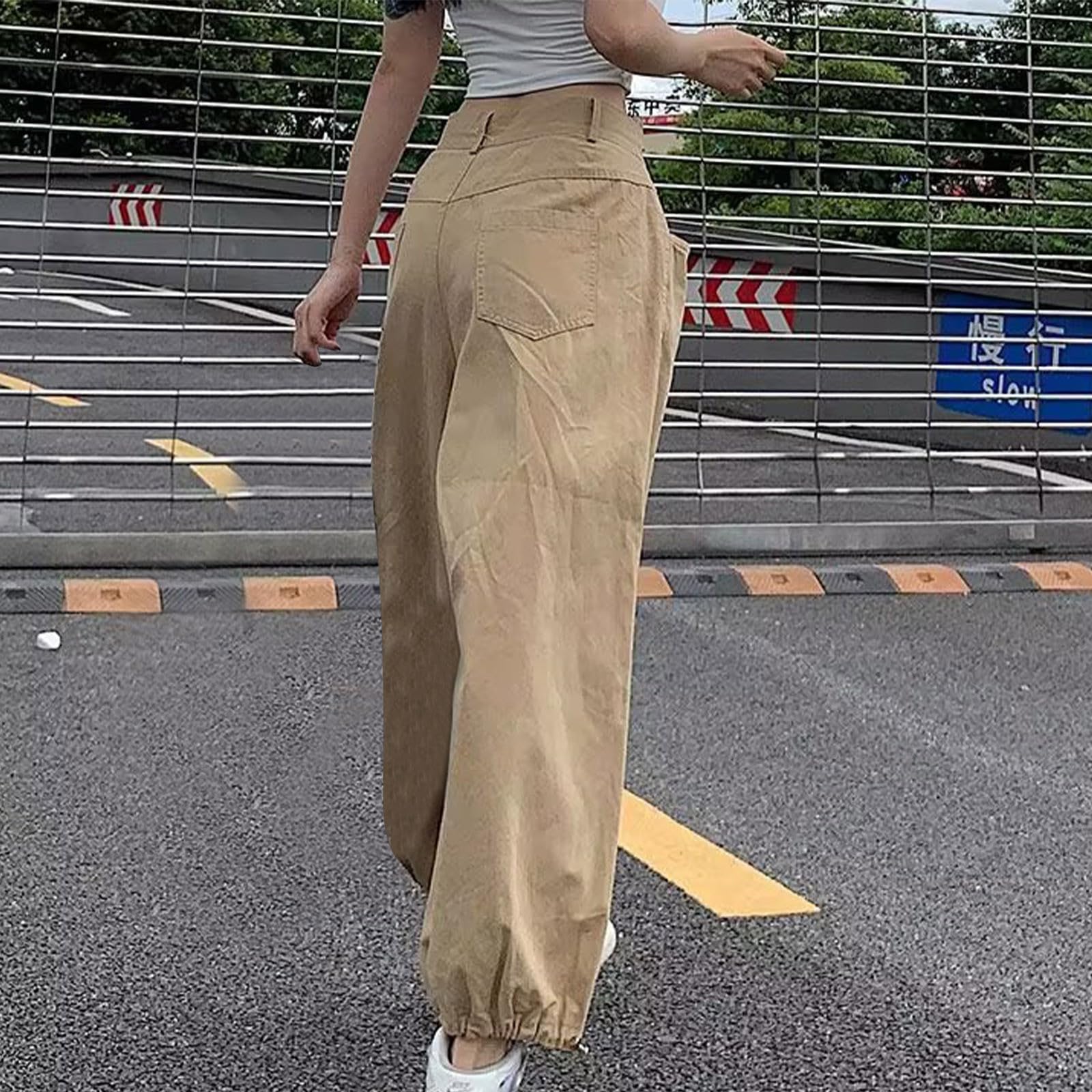 Uillui baggy cargo pants khaki, back view, versatile everyday wear in khaki