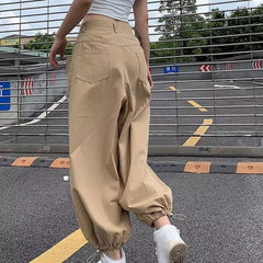 Uillui baggy cargo pants khaki, outfit idea with hoodie and sneakers