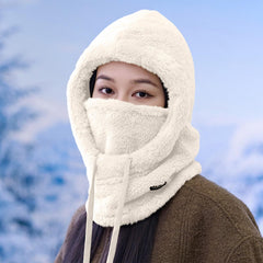 Uillui fleece lining close-up highlights soft warmth against chilly winds.