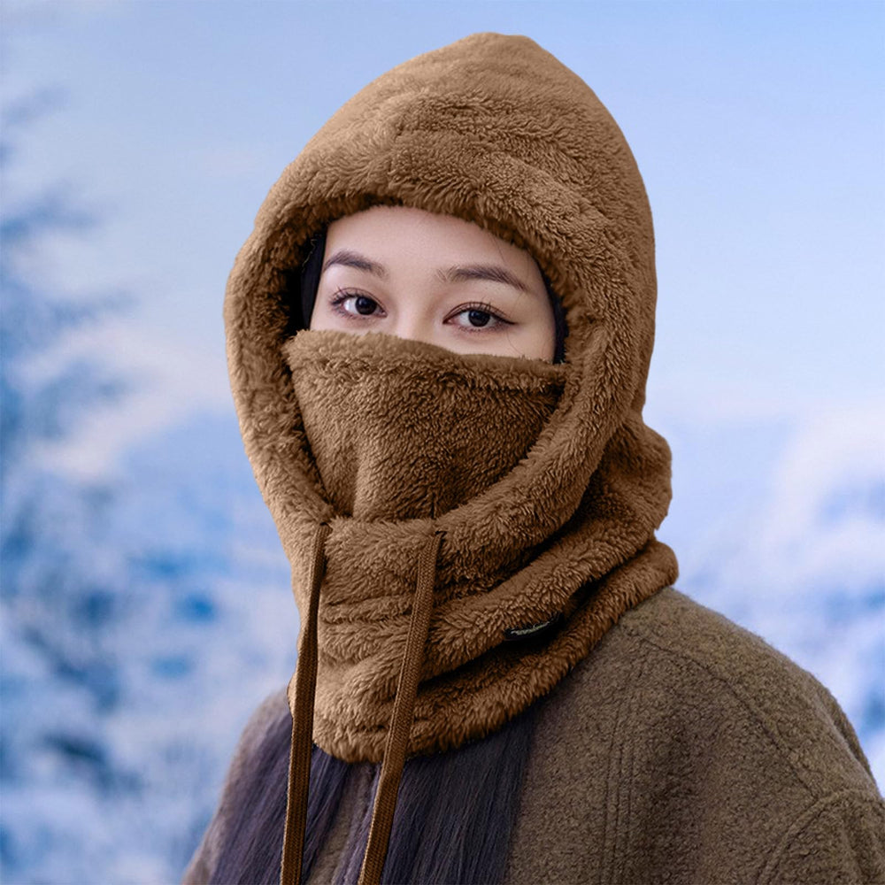 One-size balaclava designed to fit 56–58 cm head circumference by Uillui.