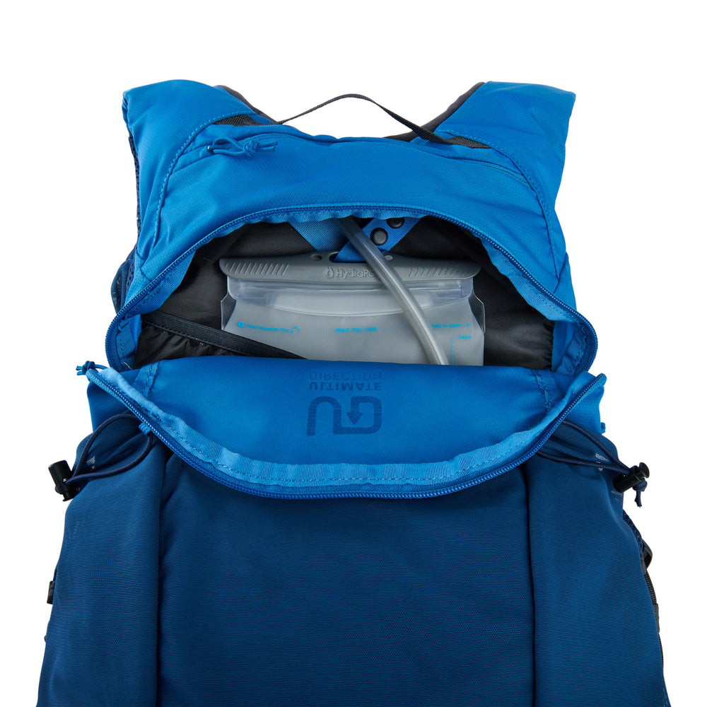 Blazek shoulder pockets enable quick access during runs.