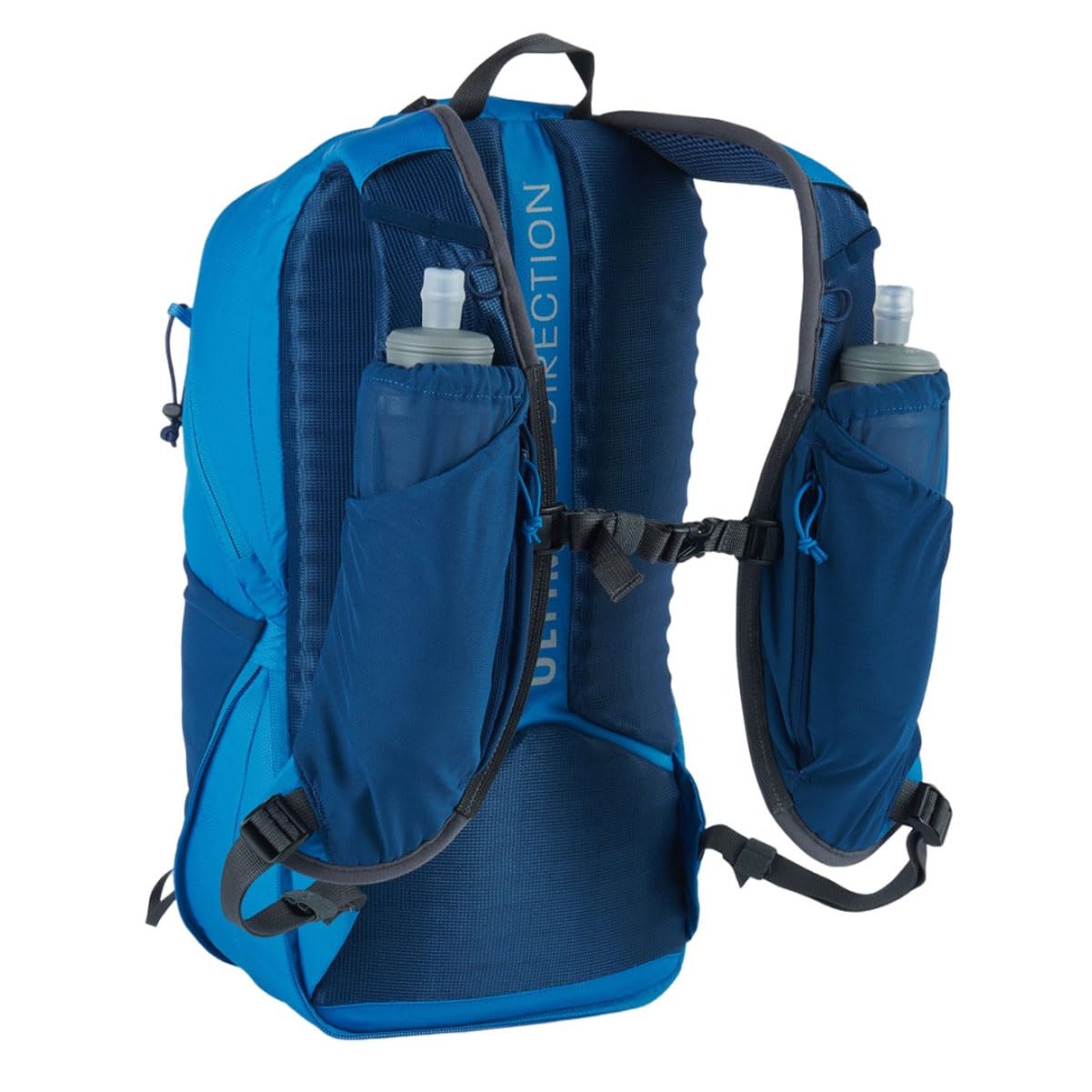 Blazek shoulder pockets provide quick access to chews and soft flasks during training