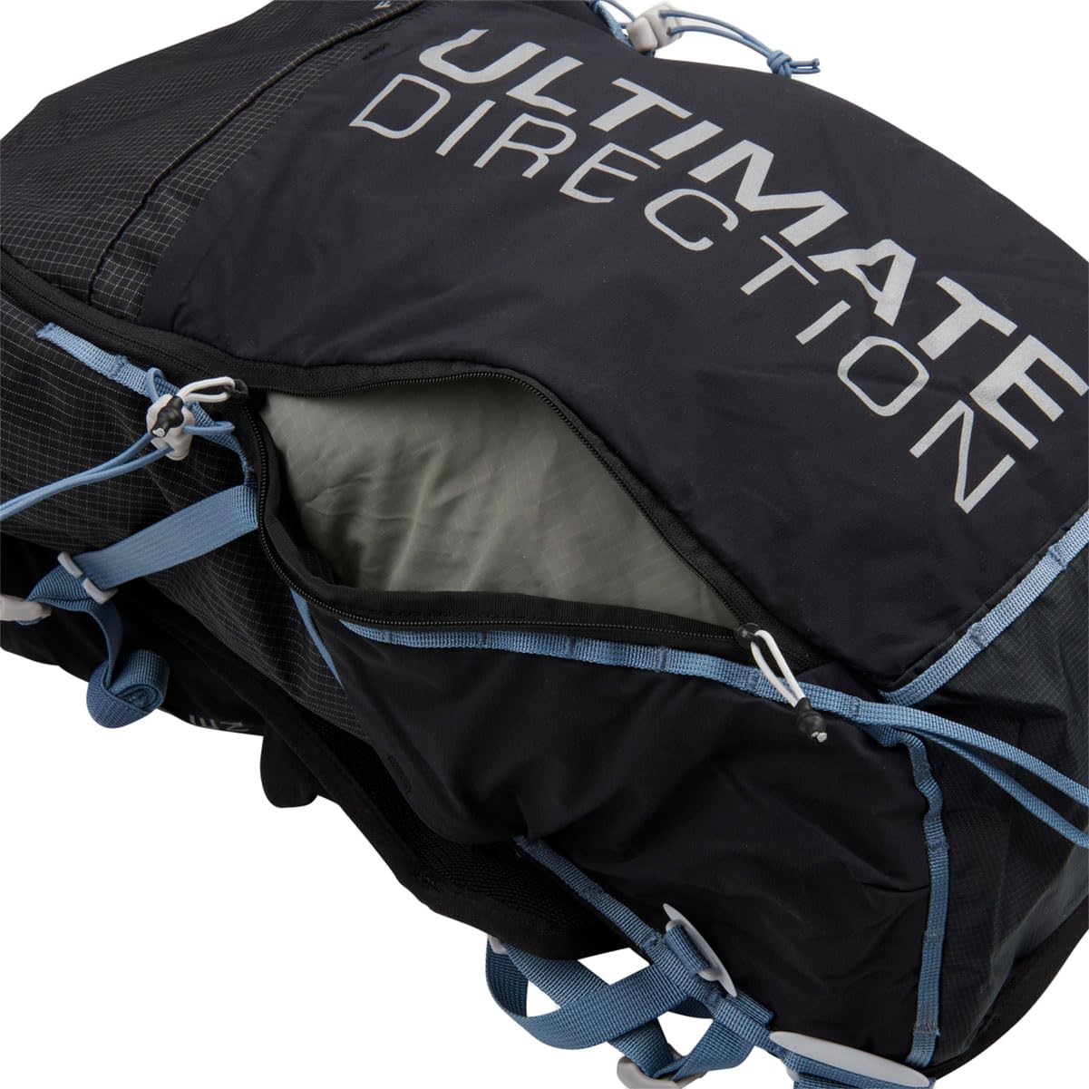 Ultimate Direction Fastpack 20L roll-top closure adapts to load.