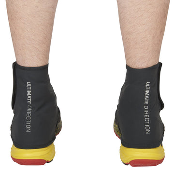 Ultimate Direction FK Gaiter black closure detail illustrating easy on/off.