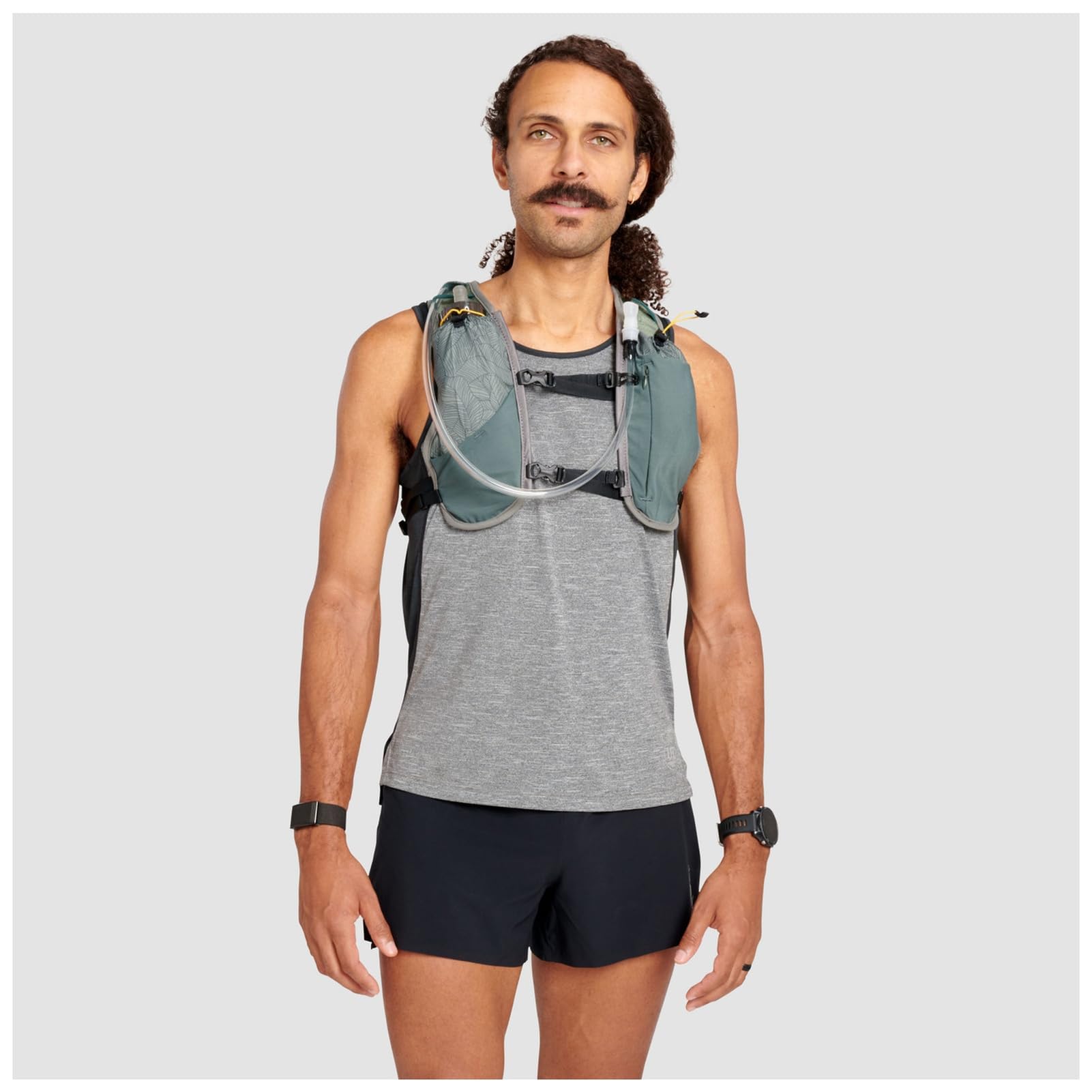 Ultimate Direction Highland Vest XS Verdant back view emphasizing adjustable silhouette