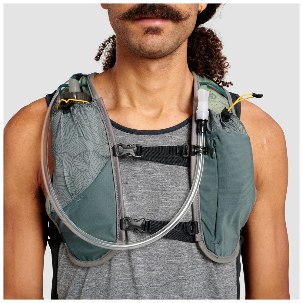 Ultimate Direction Highland Vest XS Verdant front pockets for quick access