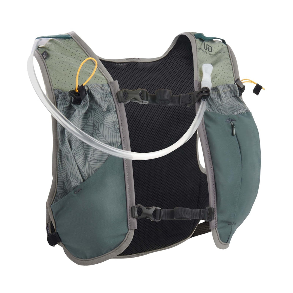 Ultimate Direction Highland Vest XS Verdant side view highlighting compact carry