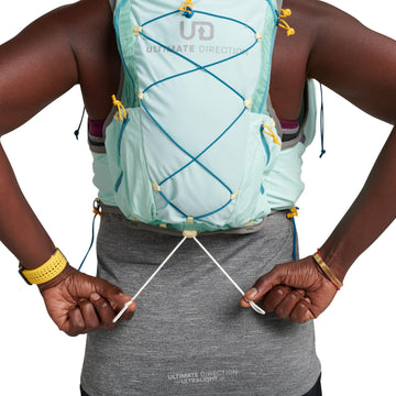 Ultimate Direction Women's Ultra Vesta 6.0 trekking pole attachments for versatility.