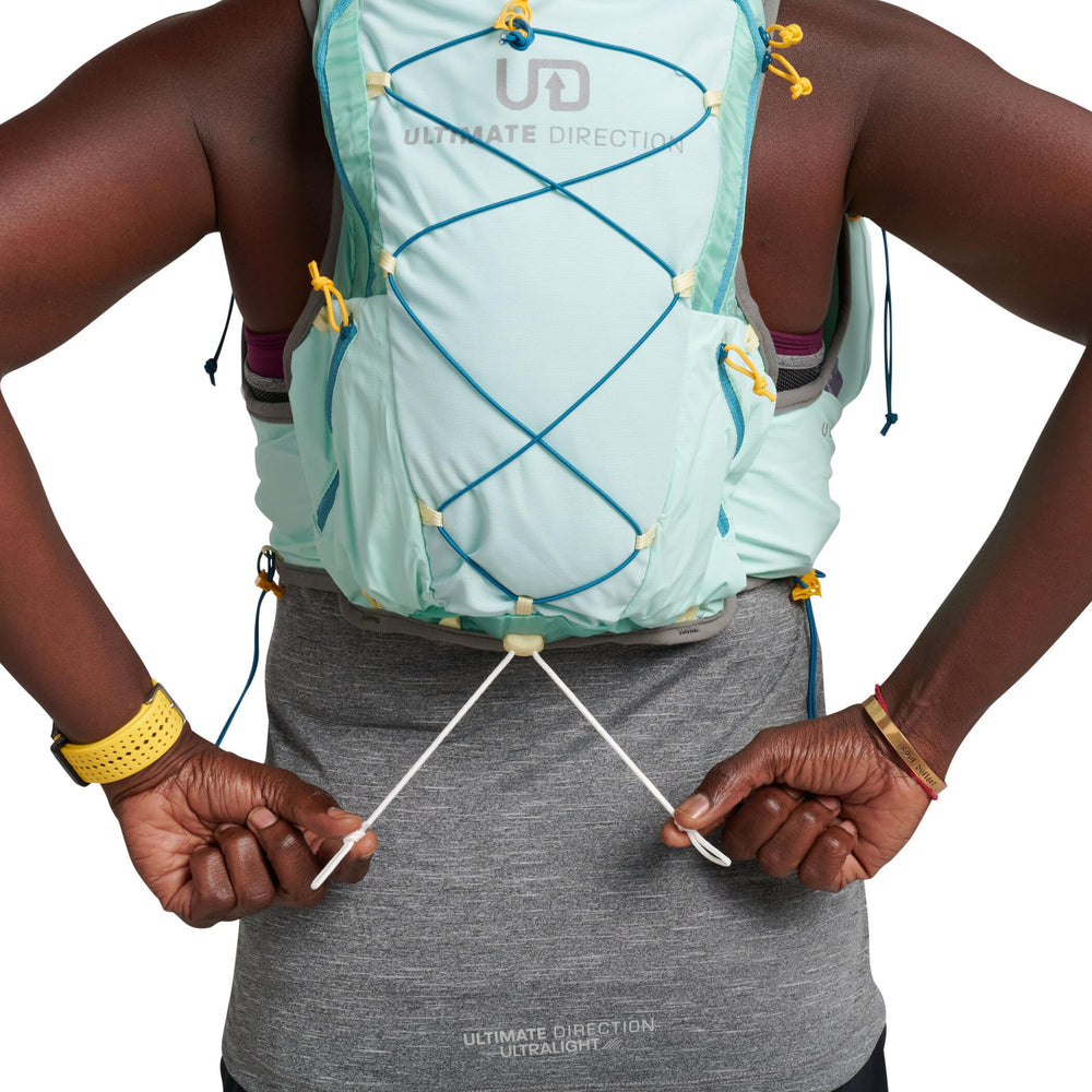 Ultimate Direction Women's Ultra Vesta 6.0 trekking pole attachments for versatility.