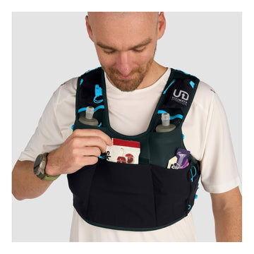 Ultimate Direction Xodus vest side wrap demonstrates chafe-free fit and secure torso support