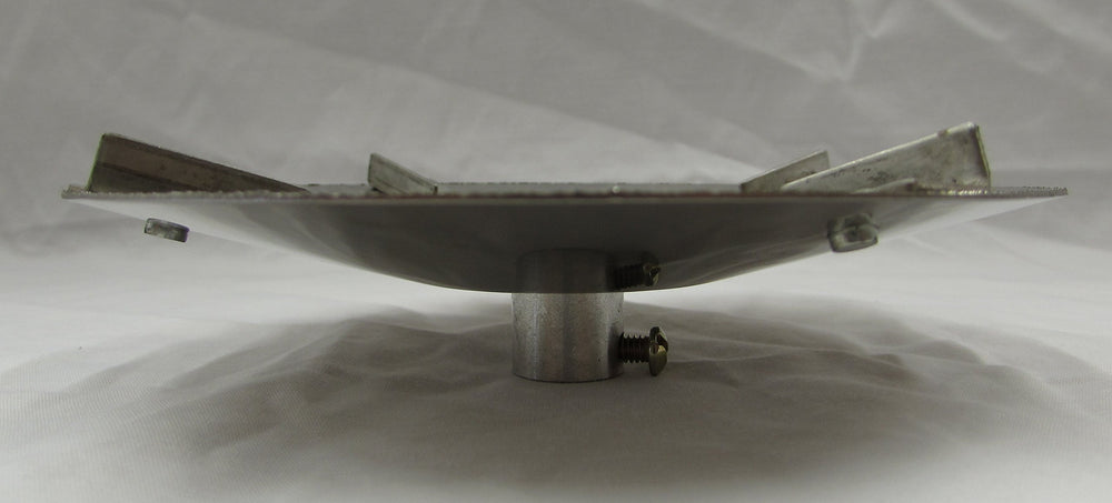 Ultramatic Feeders five inch round scatter plate enables even wildlife coverage.