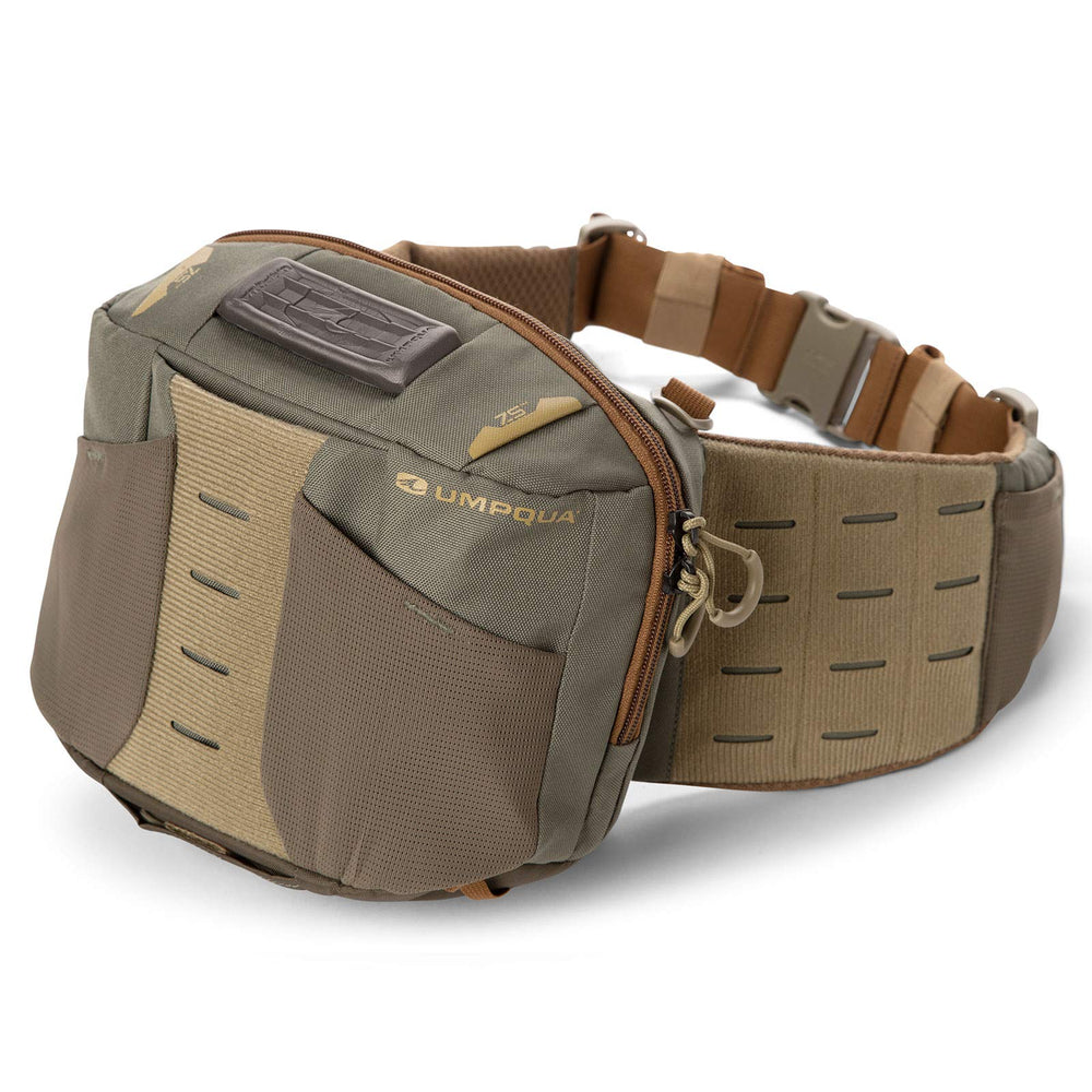 Umpqua Ledges ZS2 500 olive waist pack with integrated net slot for easy storage on the water