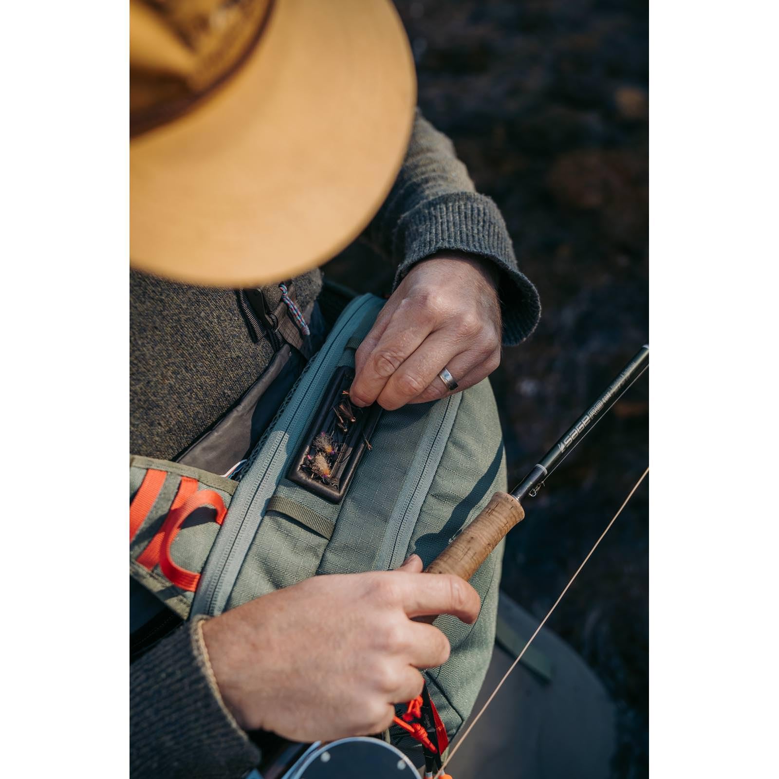 Umpqua Northfork Chest Pack Pine net slot for easy net access.