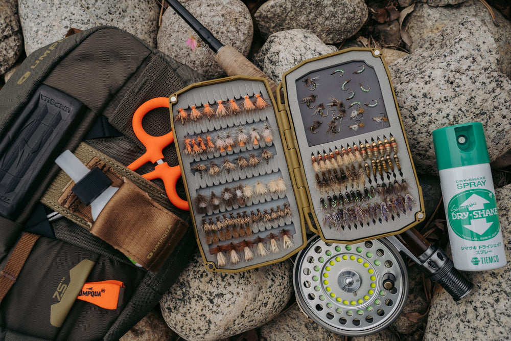 Micro Slit storage for compact organization of small flies sizes 16-20