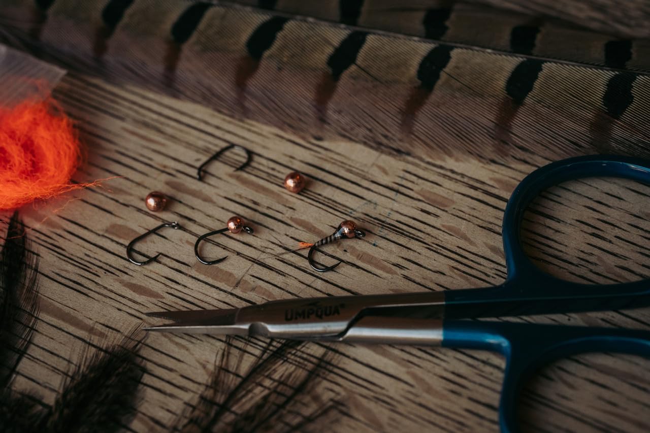 Umpqua XC 210BL-BN wide gape detail supports confident hooks in varied waters.