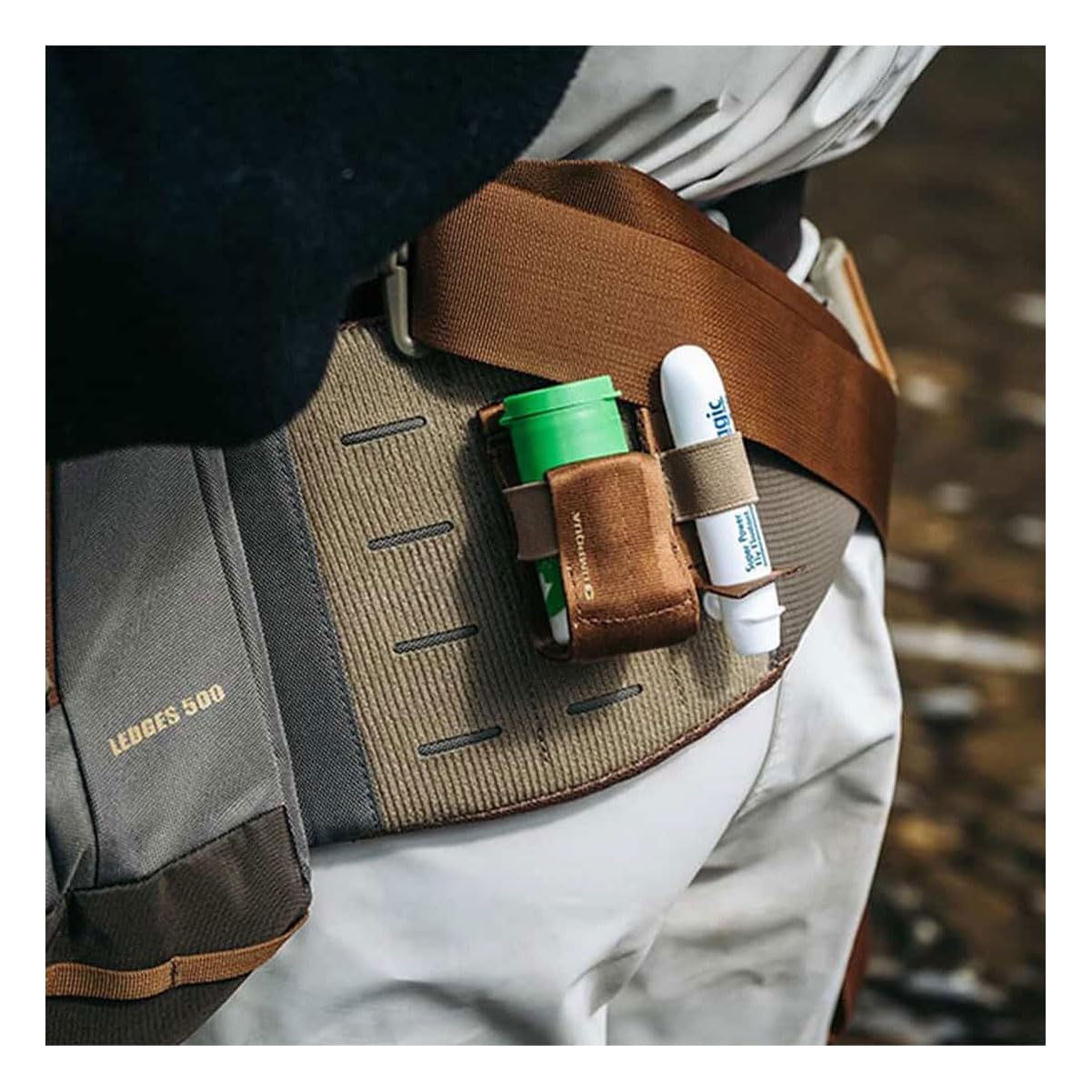 Compact storage for gel floatants on a fly fishing setup