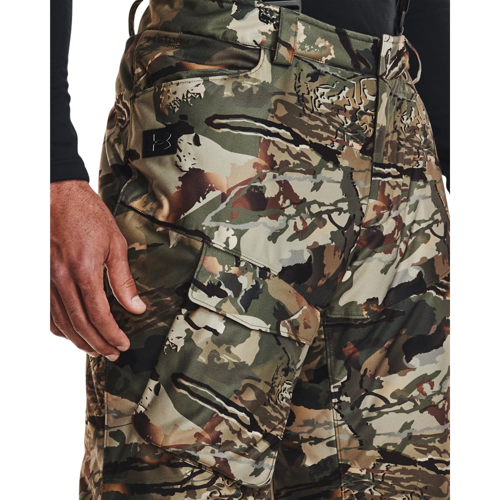 Under Armour ColdGear Deep Freeze insulation closeup emphasizes 200g legs and 80g gusset